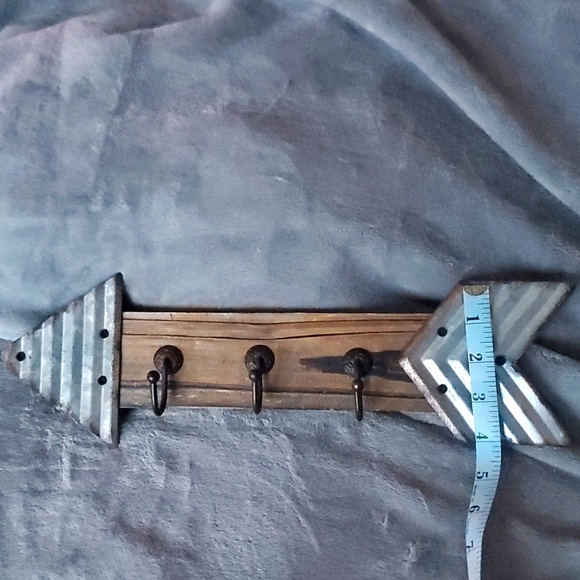 Hobby Lobby Arrow 3 Hook Wall Hanger - Picture 2 of 4